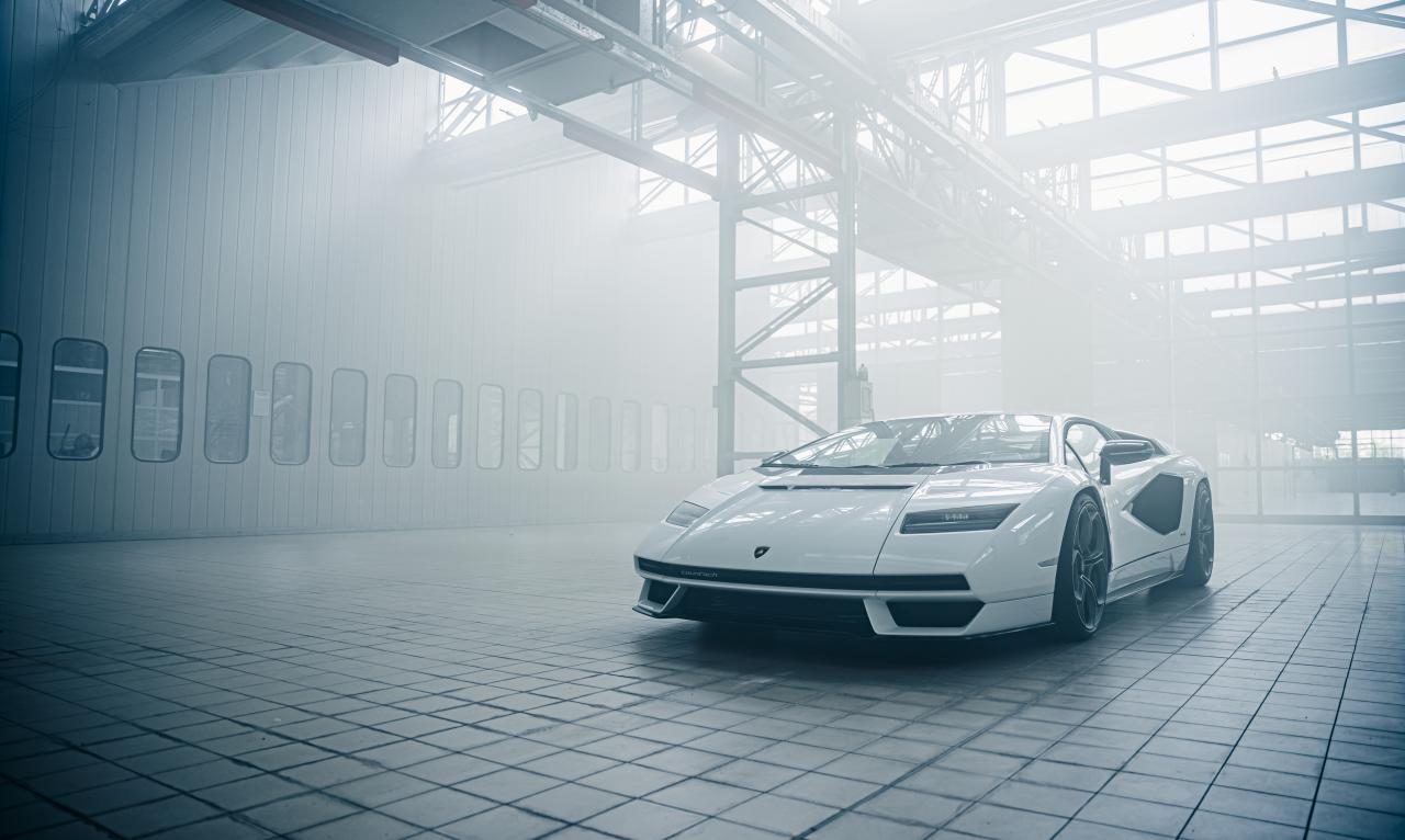 Lamborghini Countach Front