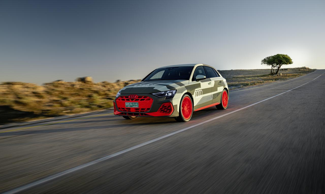 01_Audi.jpg Audi S3 Front/Seite in Fahrt