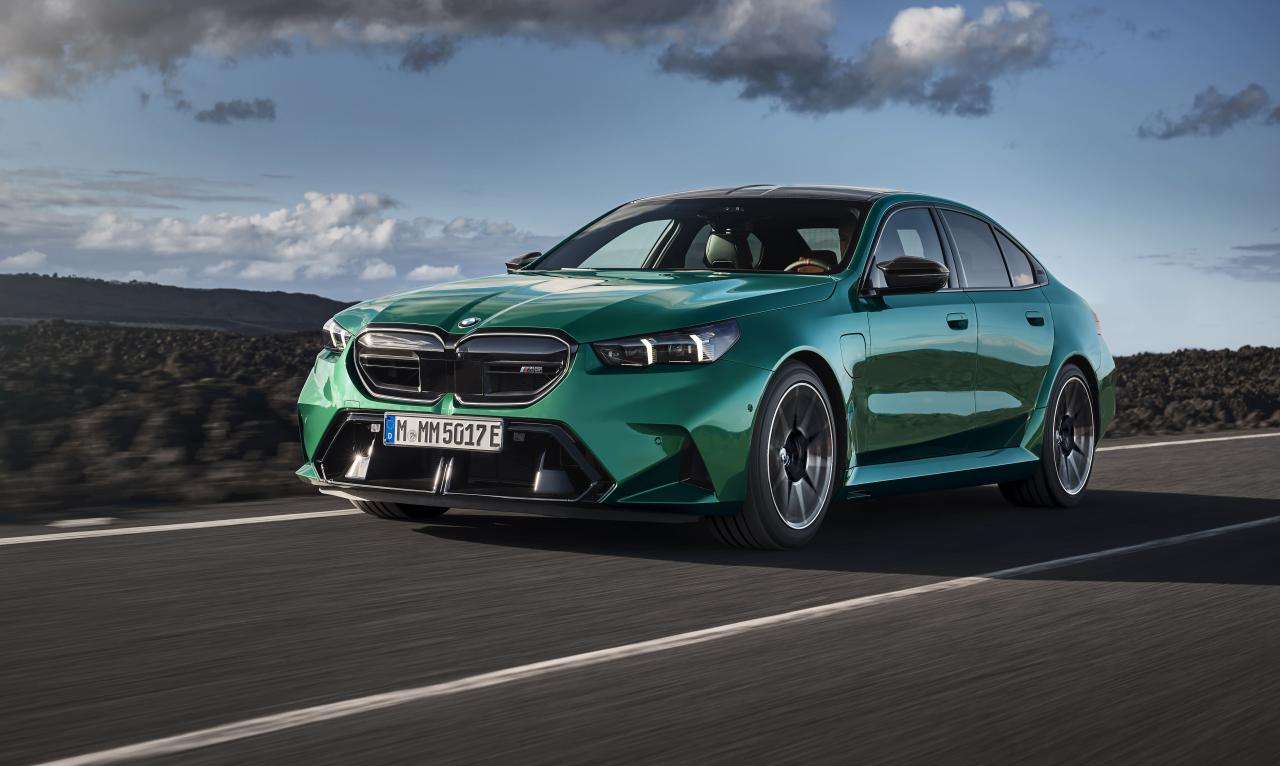 BMW M5 Front/Seite in Fahrt
