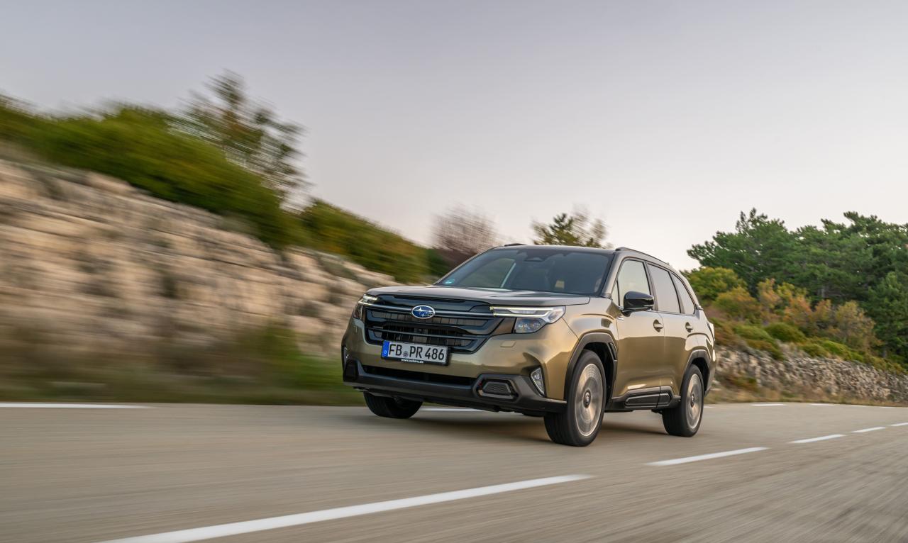 Subaru Forester Front/Seite in Fahrt