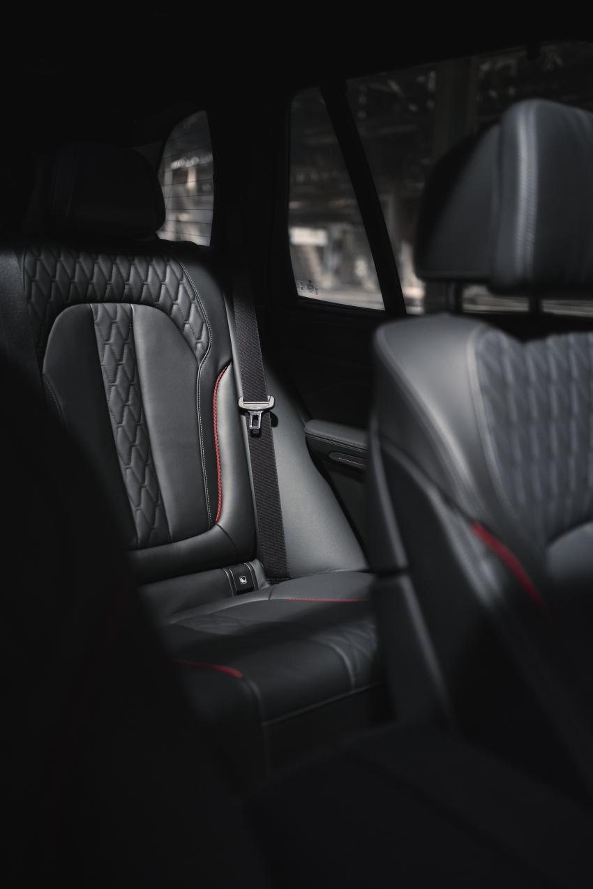 BMW X5 und BMW X6 Edition Black Vermilion Sitze