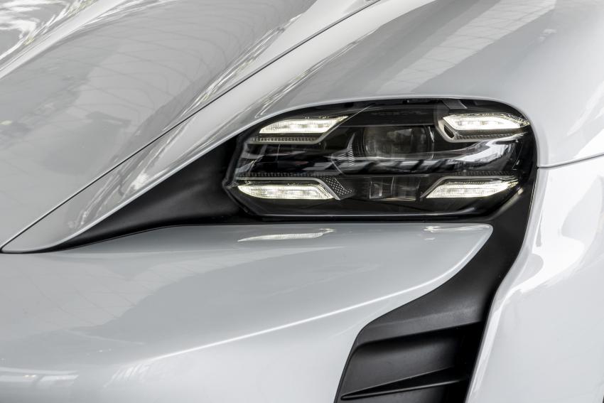 Skurriles Porsche Matrix LED Taycan