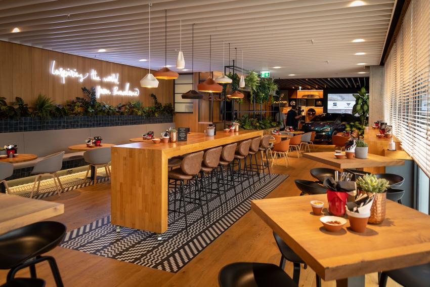 hola Tapas Bar Lokal