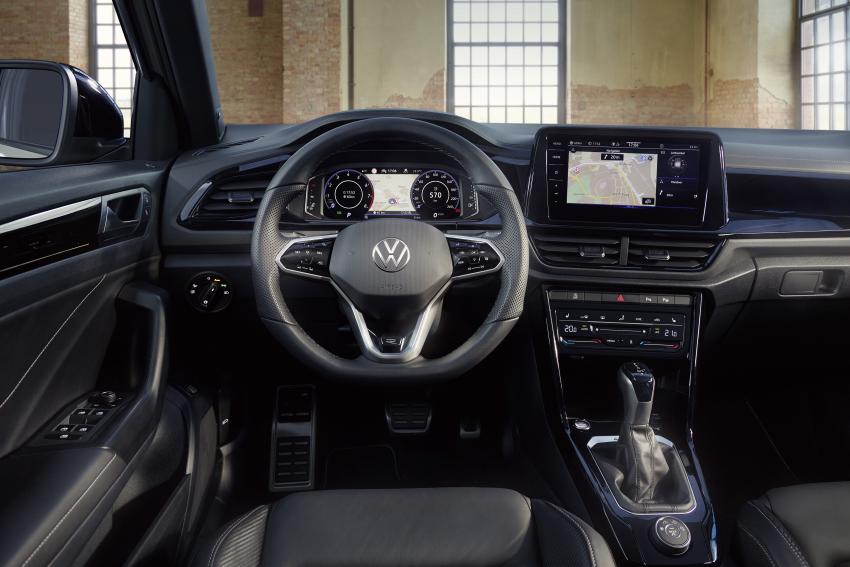 VW T-Roc 7.jpg VW T-Roc Cockpit