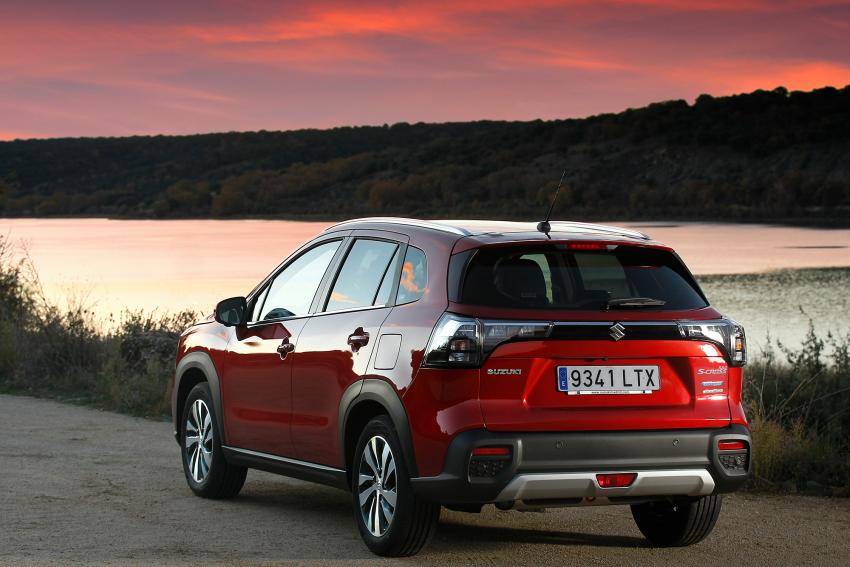 suzuki_s-cross_hybrid_allgrip_35.jpeg Suzuki S-Cross Heck