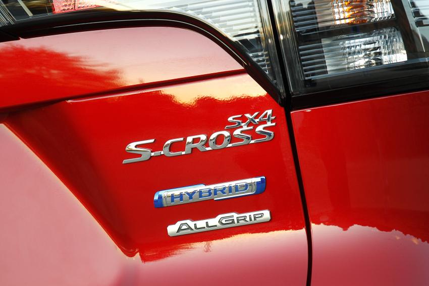 suzuki_s-cross_hybrid_allgrip_82.jpeg Suzuki S-Cross Logo