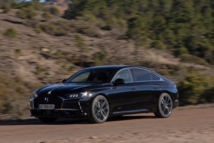 DS 9 E-Tense in Fahrt