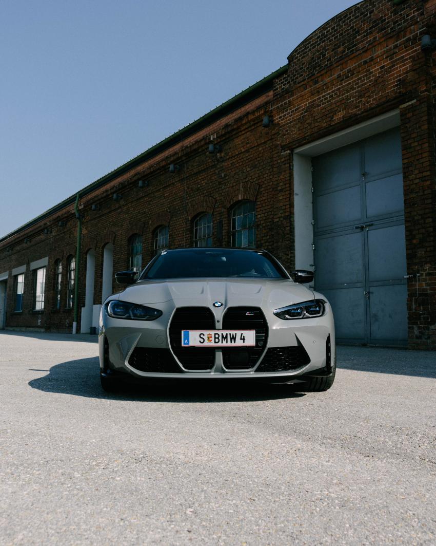 Wenn man dieses Bild im Rückspiegel sieht, heisst es Platz machen.