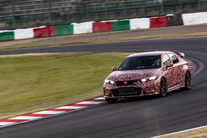 368140_Der_brandneue_Honda_Civic_Type_R_setzt_neuen_Rundenrekord_auf_der.jpg Honda Civic Type R in Fahrt