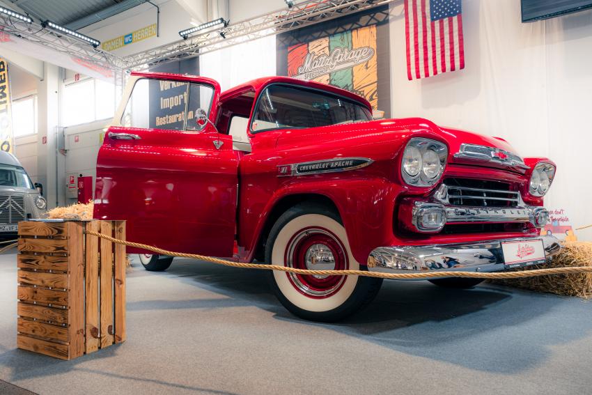 diverse Oldtimer Fahrzeuge