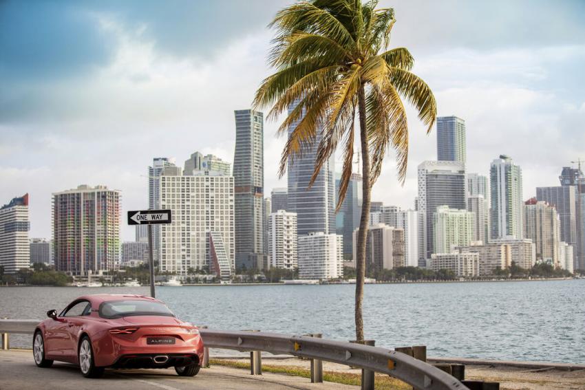 Alpine A110 Miami Colors (10).jpg Alpine A110