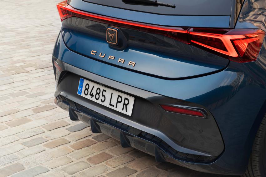 CUPRA-Born-Aurora-Blue _31_HQ.jpg Cupra Born