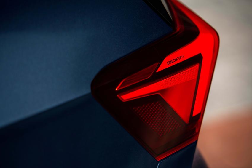 CUPRA-Born-Aurora-Blue _32_HQ.jpg Cupra Born