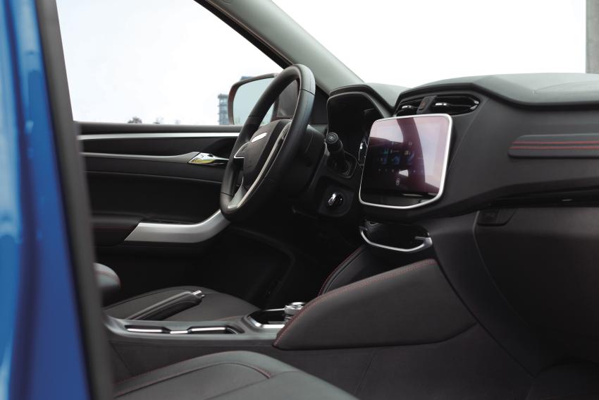 T90EV_interior.jpg Maxus T90 EV Cockpit