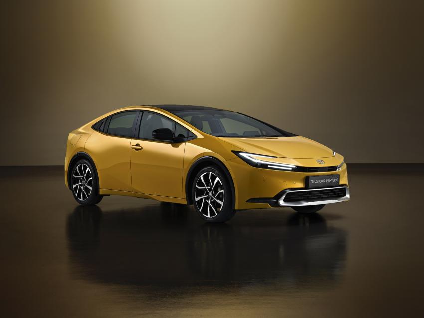 Toyota Prius_7.jpeg Toyota Prius 5. Generation Front/Seite