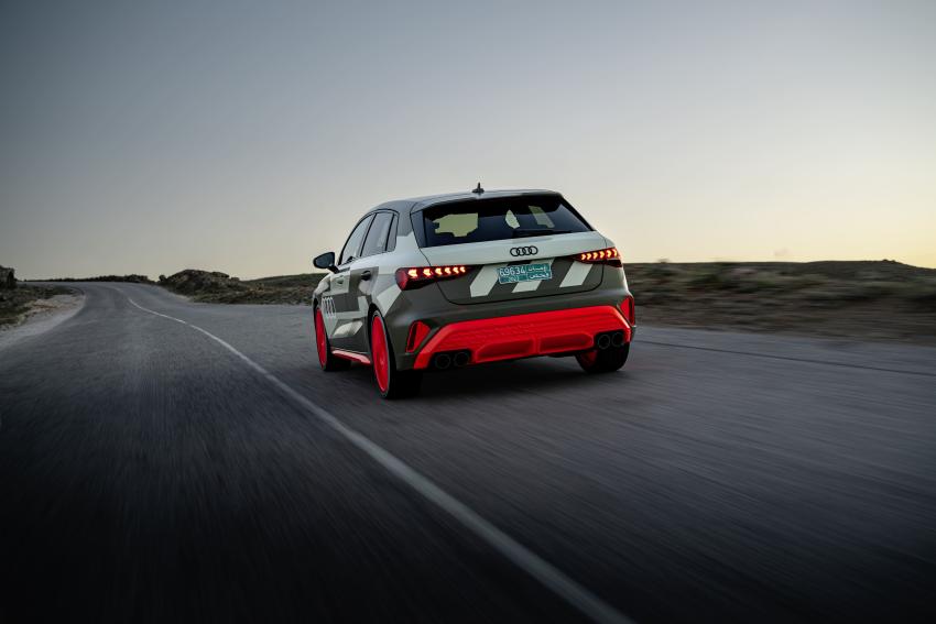 02_Audi.jpg Audi S3 Heck/Seite in Fahrt