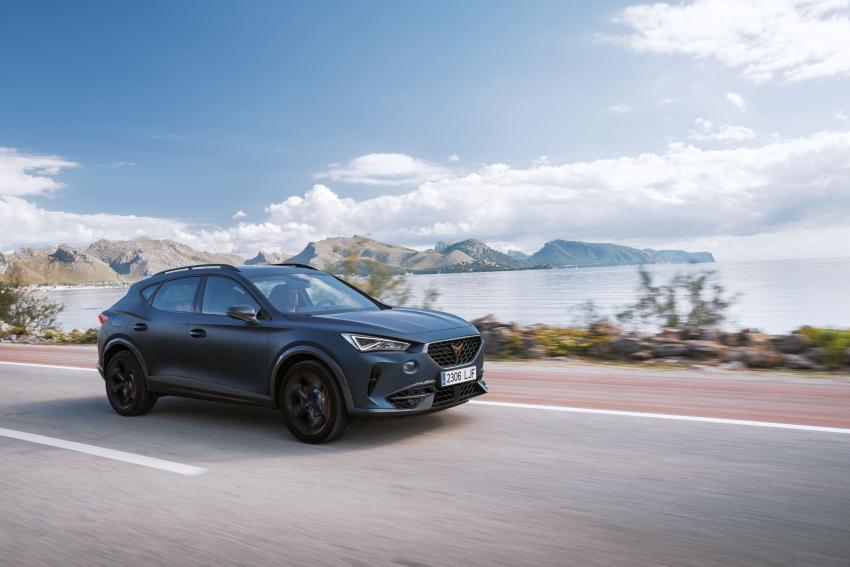 Cupra Formentor Front/Seite in Fahrt