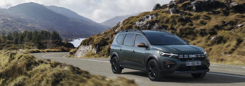 Dacia Jogger Front/Seite in Fahrt