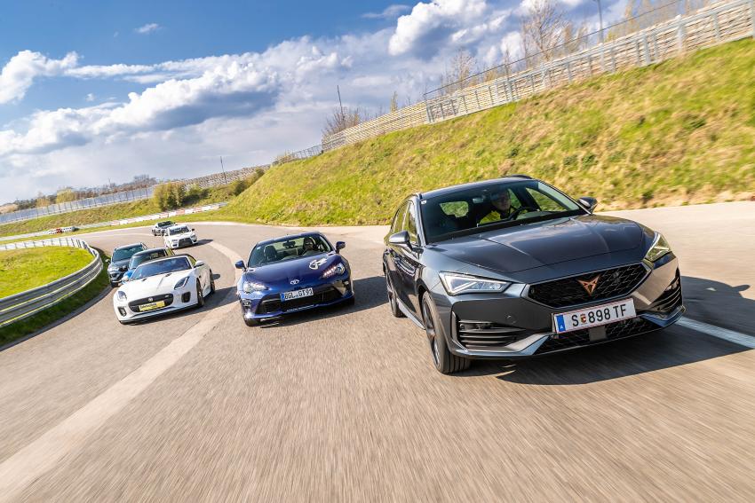 ÖAMTC FT_2.jpg ÖAMTC Fahrtechnik Cupra Leon, Toyota GT86, Jaguar F-Type, Suzuki Swift, Cupra Ateca, Mitsubushi Lancer Evo X und Toyota GT86