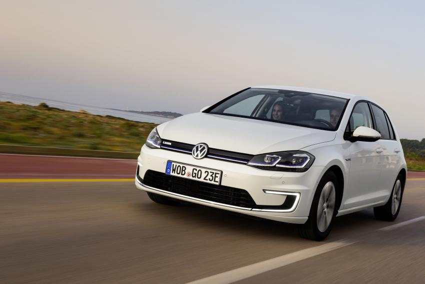 Bild 3_VW MQB.jpg VW eGolf Front/Seite in Fahrt