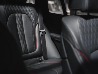 BMW X5 und BMW X6 Edition Black Vermilion Sitze