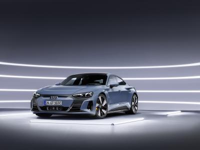 Audi e-tron Goldenes Lenkrad Front