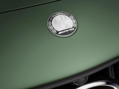 Mercedes-AMG SL 63 S E Performance Detail Motorhaube Logo