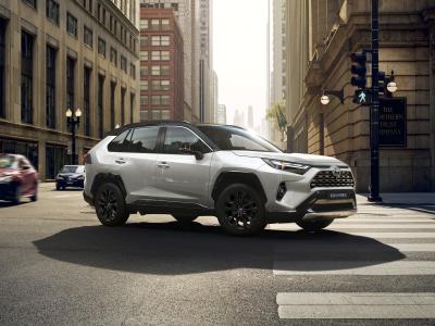 Aufmacher 2/25 Toyota RAV4