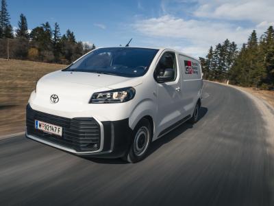 Fahraufnahme Toyota Proace