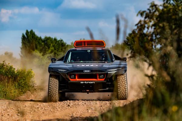 Audi RS Q e-tron Front