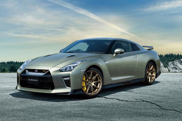 Nissan GT-R T-Spec Millennium Jade Front