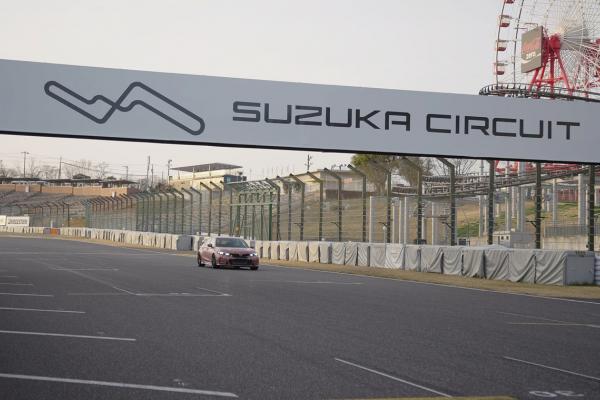 Honda Civic Type R in Fahrt