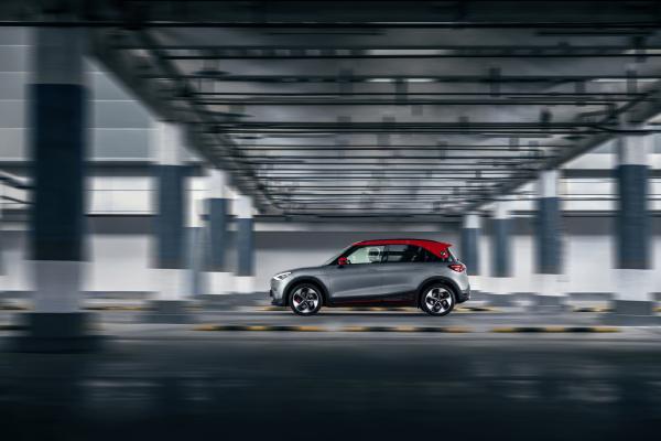 Smart #1 Seite in Fahrt