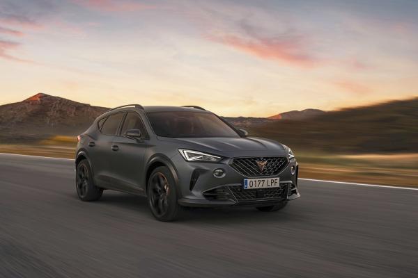 Cupra Formentor VZ5 Front/Seite in Fahrt