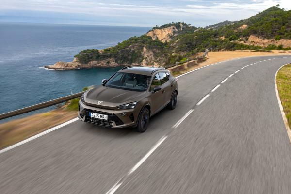 Cupra Formentor Front/Seite in Fahrt