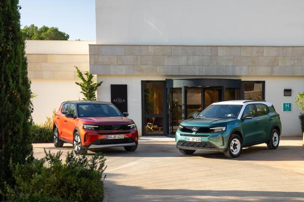 Opel Frontera Front/Seite