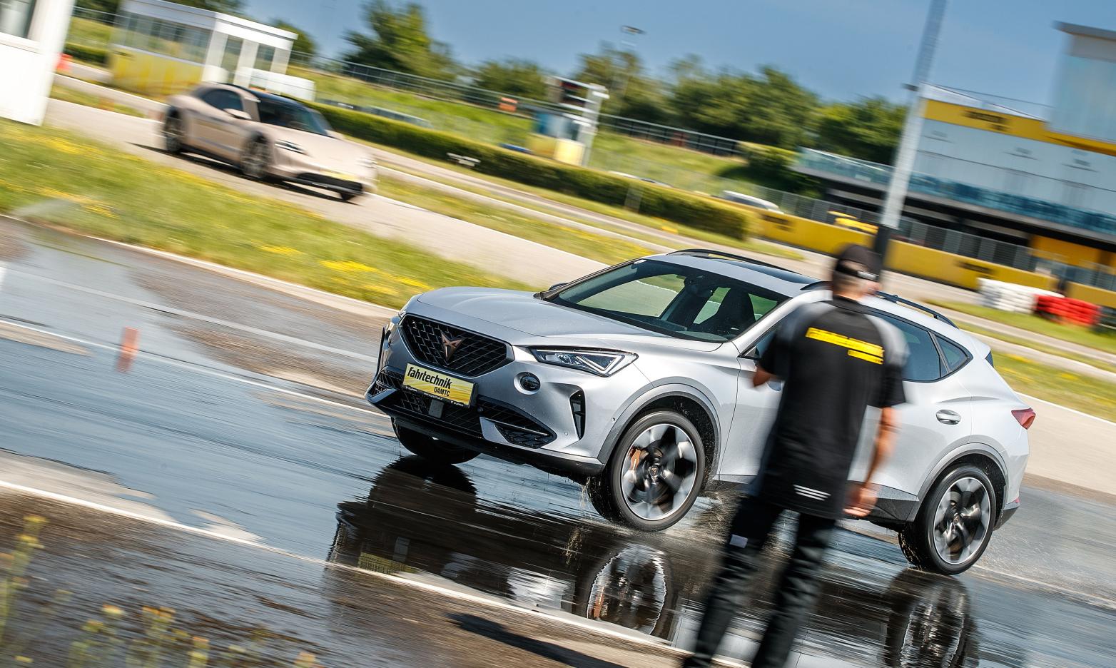 ÖAMTC Fahrtechnik Zentrum mit Cupra Formentor im Training