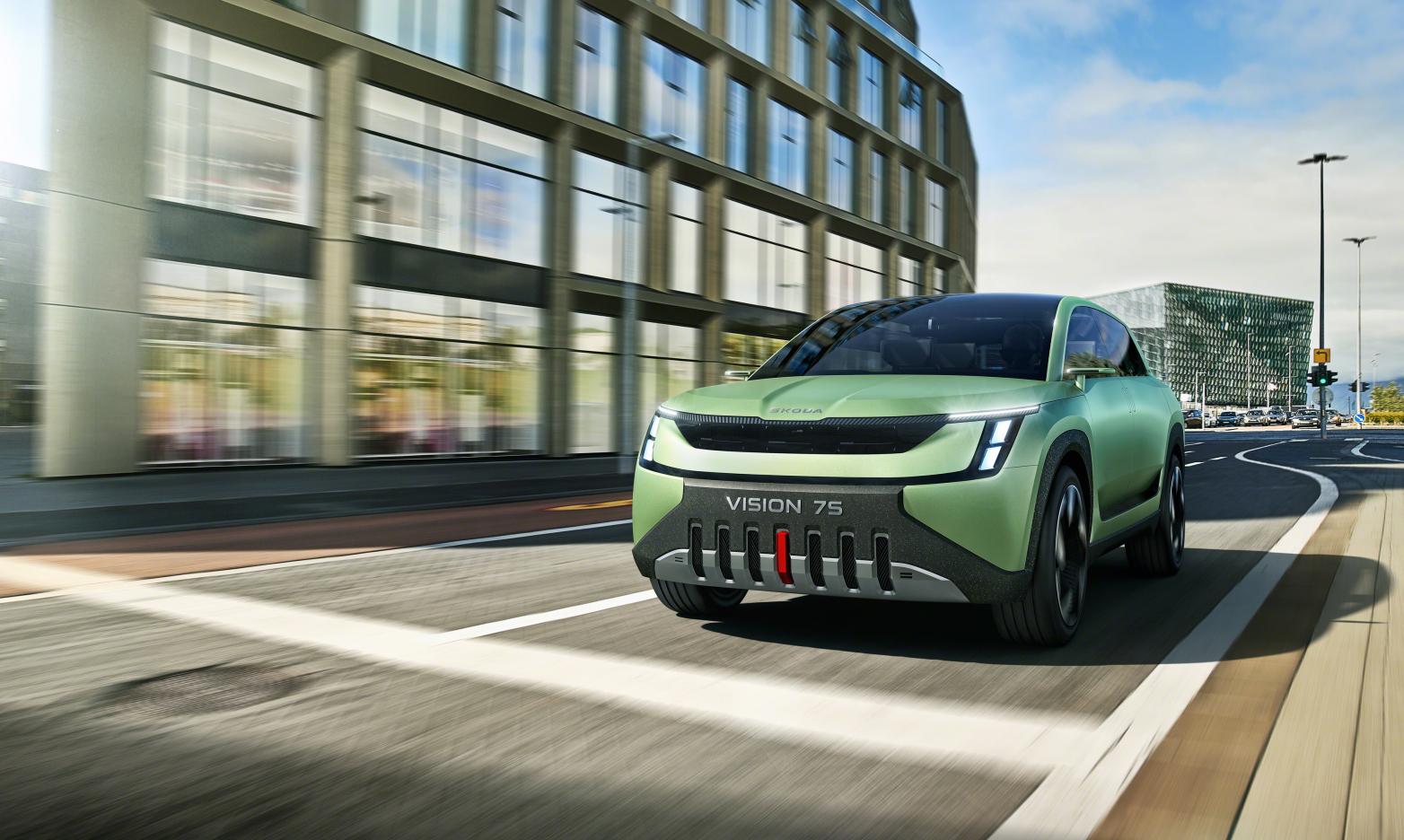 Skoda Vision 7S Front/Seite in Fahrt