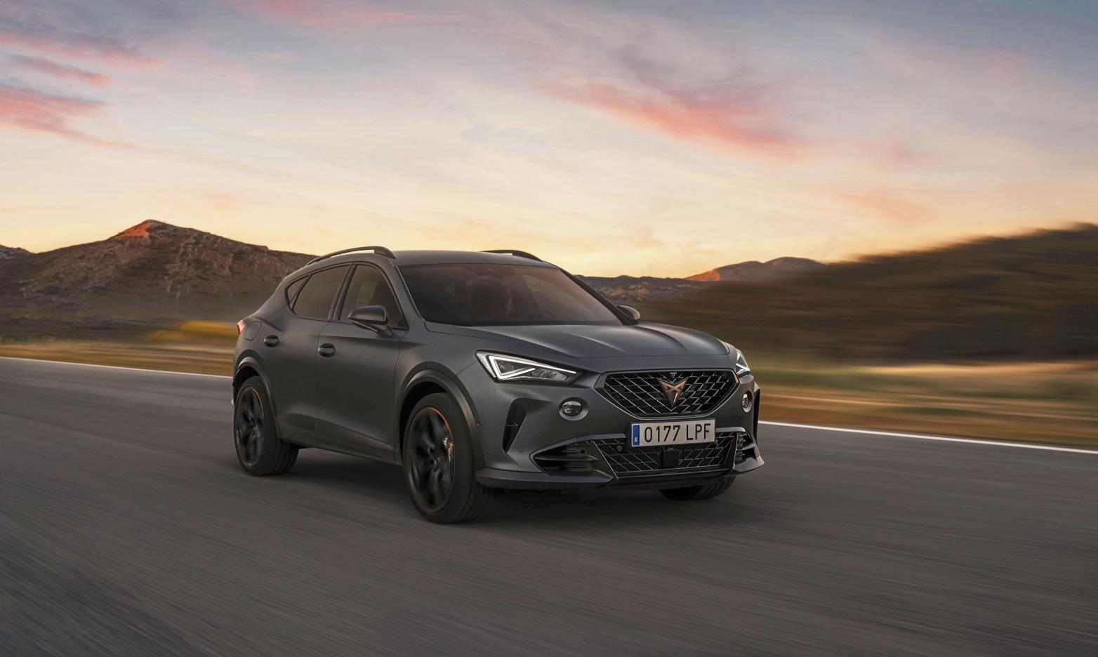 Cupra Formentor VZ5 Front/Seite in Fahrt