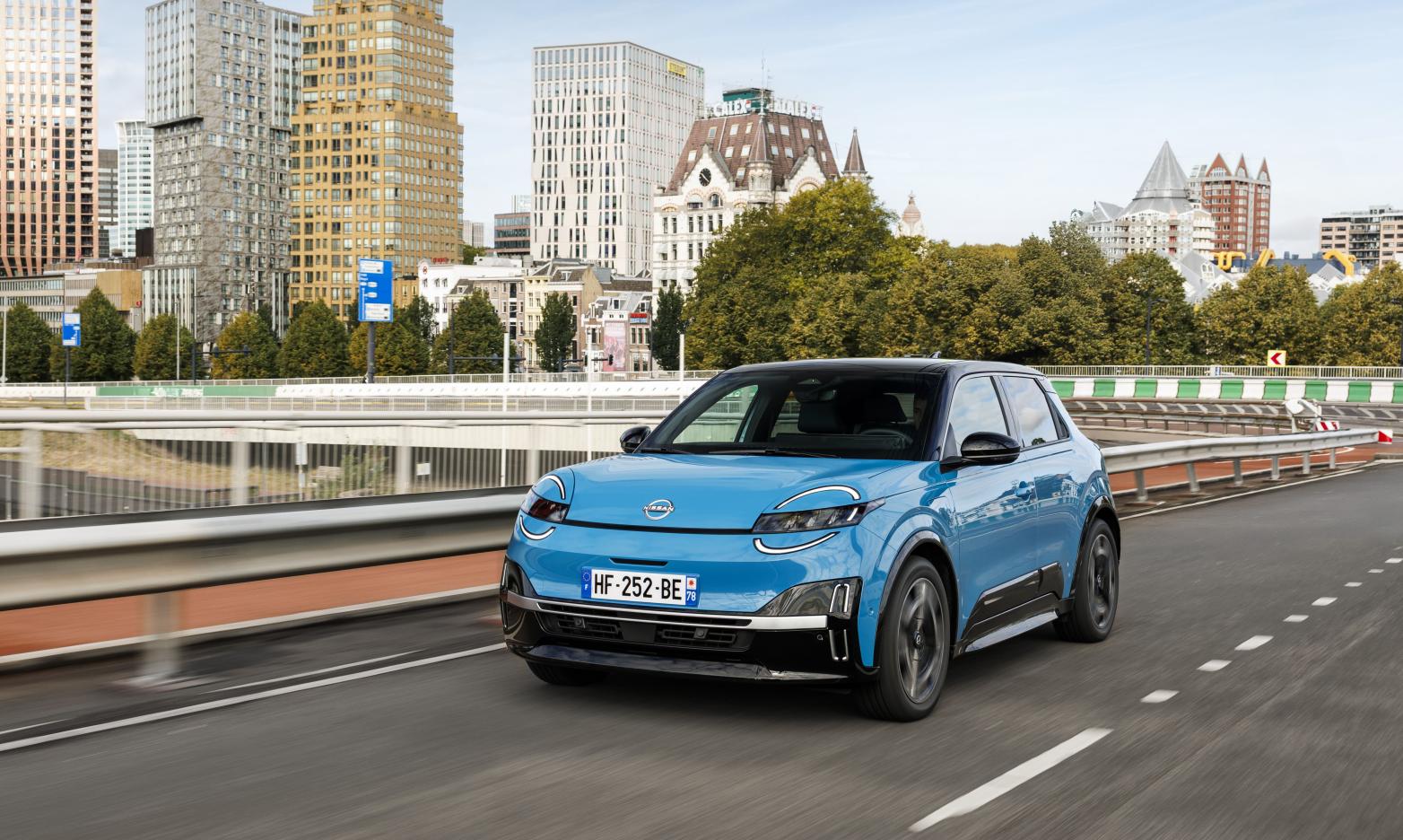 Nissan Micra Front/Seite in Fahrt